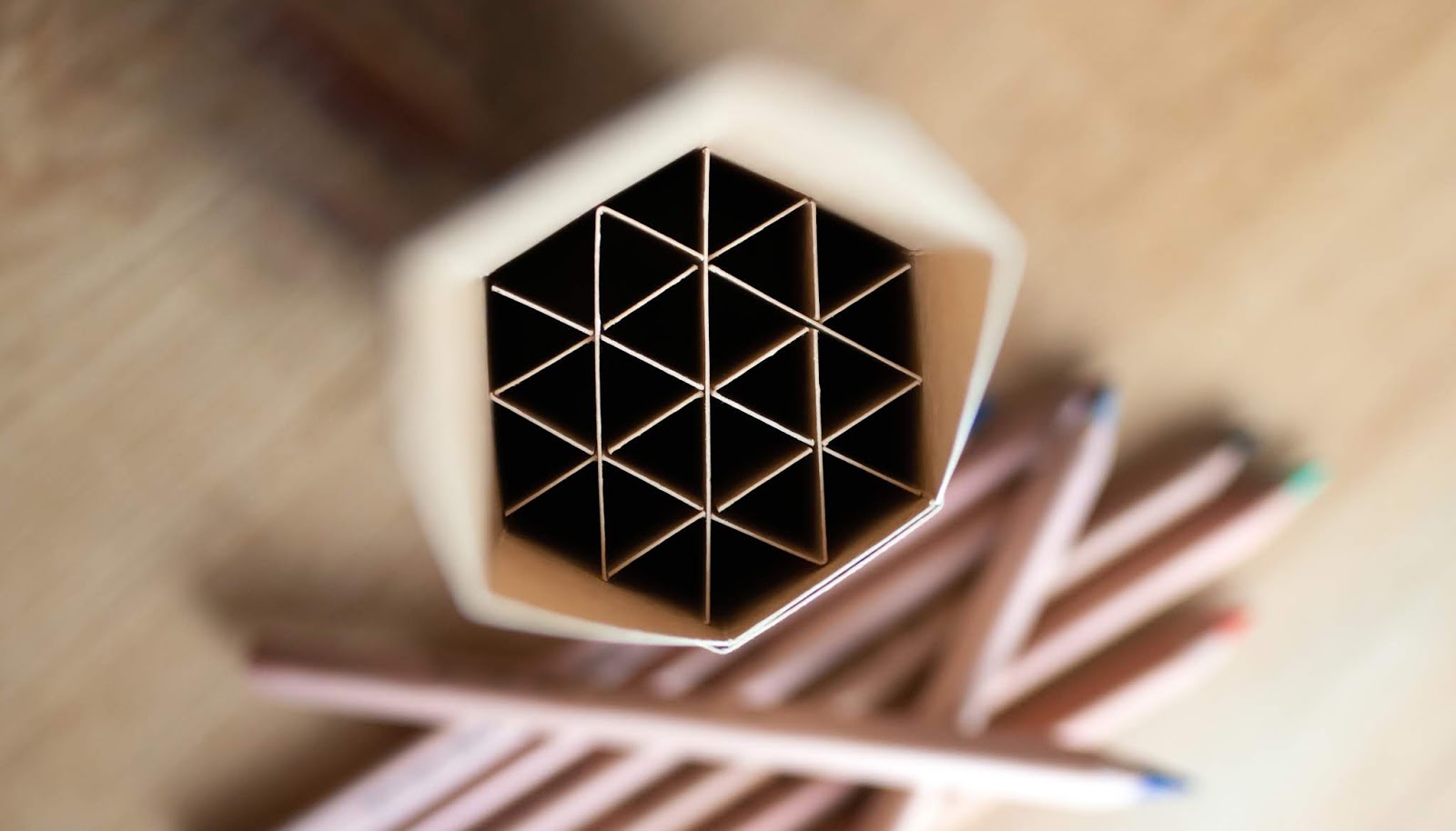 文具包裝設(shè)計(jì)規(guī)劃非常合理(圖1)