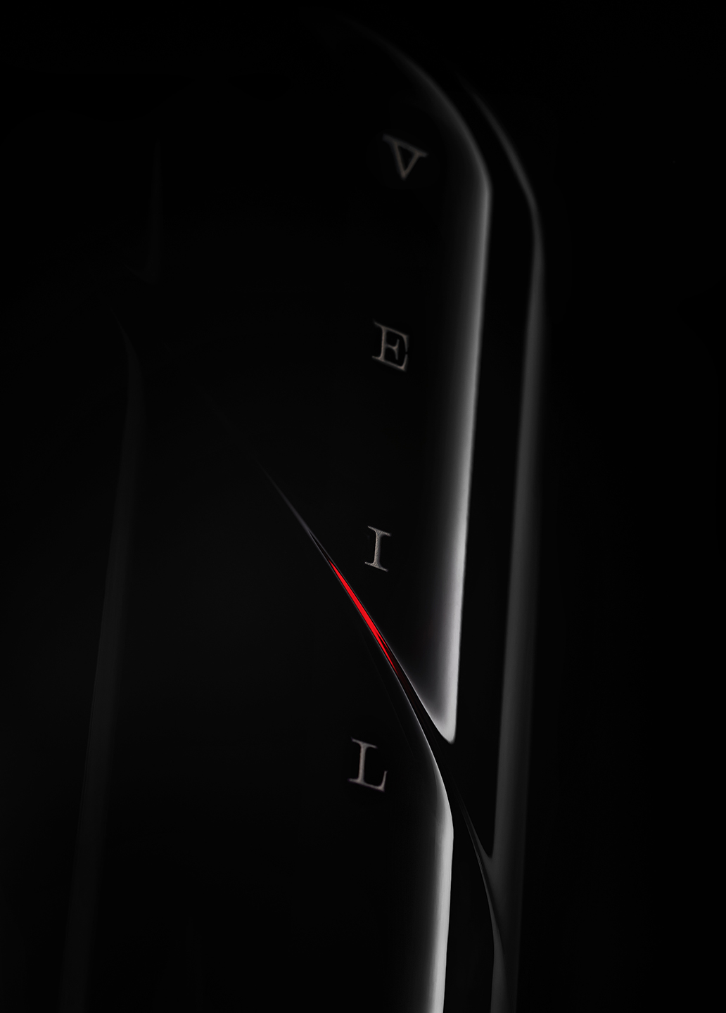 紫檀木水晶瓶的葡萄酒包裝非常奢華(圖7)