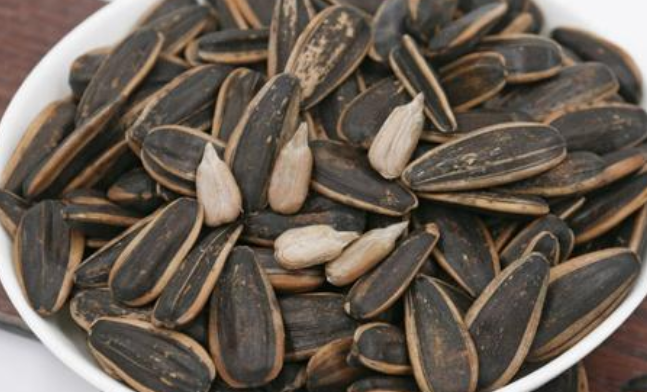 伊食佳瓜子 伊食佳品牌logo與食品包裝設(shè)計(jì)欣賞(圖3)